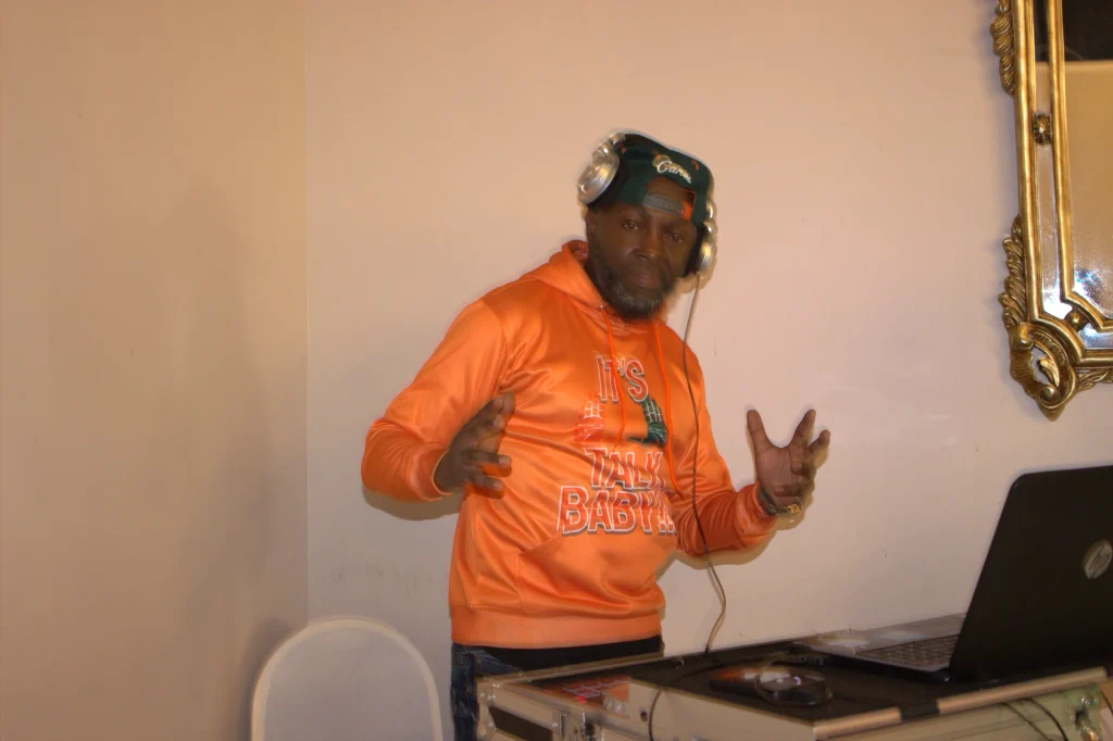 U Talk Bash 1 photo